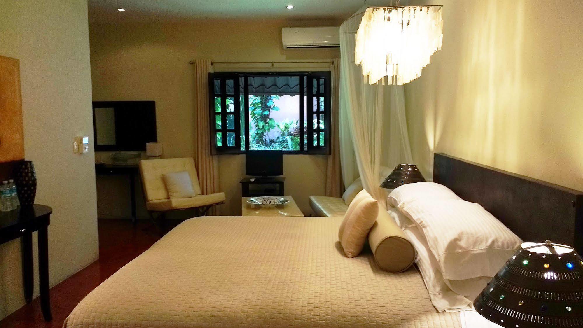 Decu Downtown Hotel Мерида Екстериор снимка